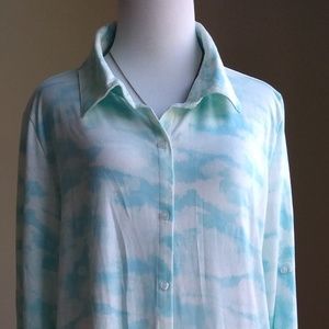 Lularoe Valentina top- cloud print button down, L